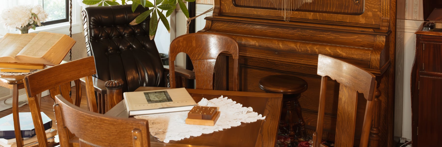 Services at Julian Gold Rush Hotel, Julian, California